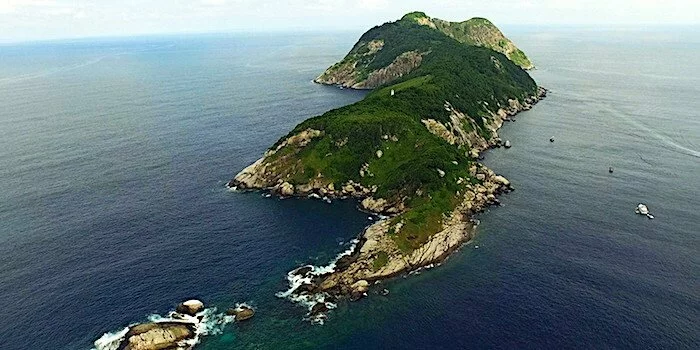 Остров Кеймада-Гранди (порт Ilha da Queimada Grande)